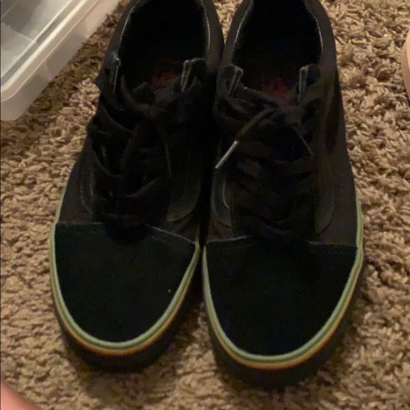 Vans - Picture 4 of 4